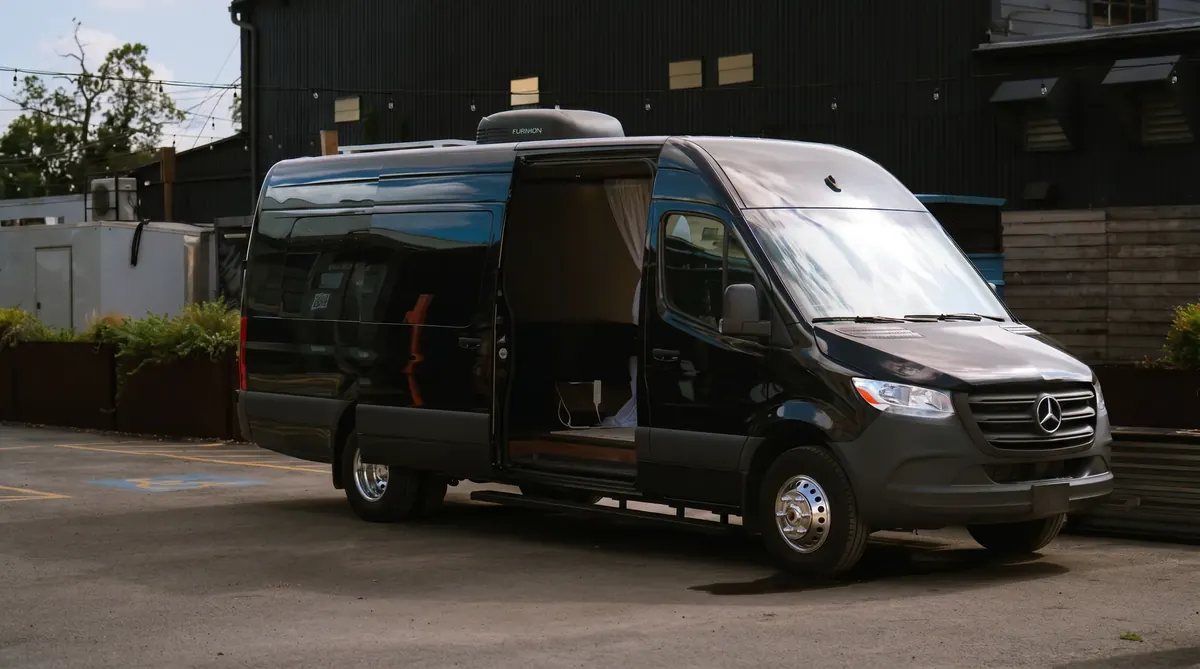 hālo+ luxury mobile spa van